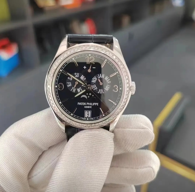 表镜模糊、表壳发乌？你的劳力士该洗澡了！（图）